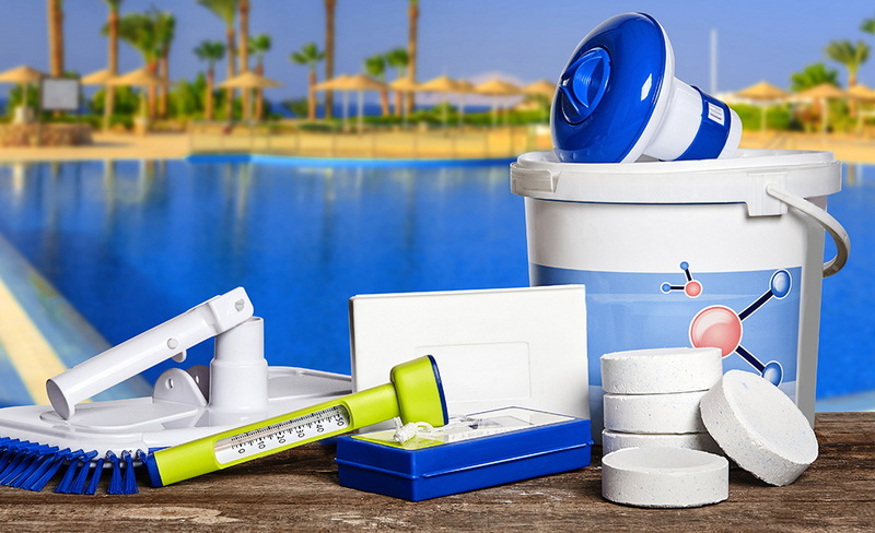 what is the best swimming pool cleaning equipment